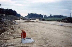 Planum und Entwässerungsschächte