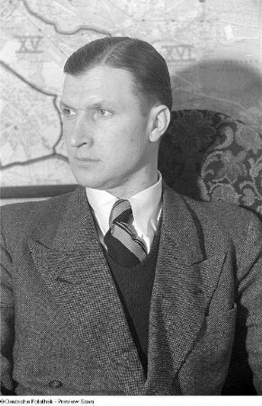 Porträtaufnahmen des Politikers Paul Markgraf, 1945-1949 Polizeipräsident von Berlin