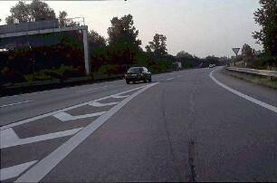 Einfahrt Ost zu Hauptfahrbahn Ost (Basel Richtung Karlsruhe)/Ausfahrt aus Hauptfahrbahn Süd der Verbindung von Frankreich