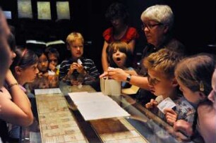 Führung "Die Maya-Handschrift für Kinder erklärt" im Buchmuseum