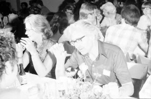 26. Tagung 1976 Physiker; Studentenabend in der Sängerhalle: Frau Hewish, Antony Hewish