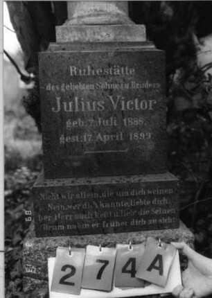 Grabstein 274 (Index: 100093388) Maße HxBxT: 198x42x42 cm Besonderheit: Kindergrab: Grabstein 274A