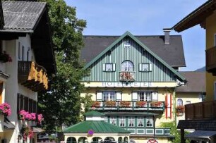 Sankt Wolfgang - Hotelgebäude : Ansicht eines Hotels in Sankt Wolfgang, aufgenommen 2008