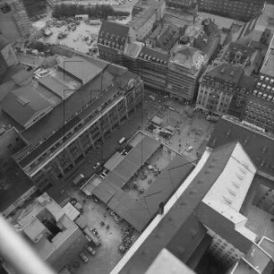 Gemüsemarkt am Preußergäßchen in der Innenstadt von Leipzig : Blickrichtung Westen zur Petersstraße