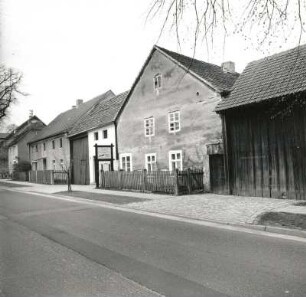 Schlepzig, Dorfstraße 49. Wohnhaus mit Scheune