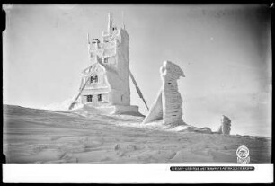 Riesengebirge, vereiste Wetterwarte auf der Schneekoppe