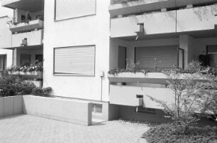 Raubmord an dem 40jährigen Versicherungsangestellten Erich Hoffner in seiner Wohnung in der Friedrichstraße in Grötzingen