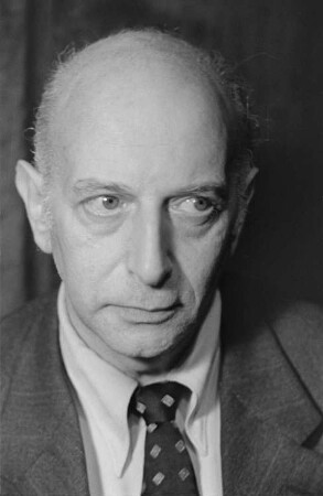 Porträtaufnahmen des Schriftstellers Rudolf Leonhard : aufgenommen anlässlich des 1. Deutschen Schriftstellerkongress vom 4.-8.10.1947 in Berlin