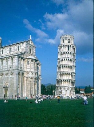 Italien. Toskana. Pisa. "Schiefer Turm" (1174-1372 ) neben dem Dom