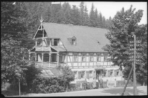 Bärenburg. Waldhaus