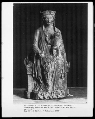 Thronende Madonna