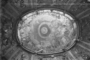 Reliefs: Der geöffnete Himmel / Szenen aus dem Leben der Hl. Benedikt und Scholastika; Bild: Aufnahme Mariens in den Himmel und die Gemeinschaft der Heiligen