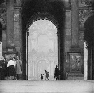 Dresden-Altstadt. Sempergalerie (1847-1855, G. Semper). Durchgang
