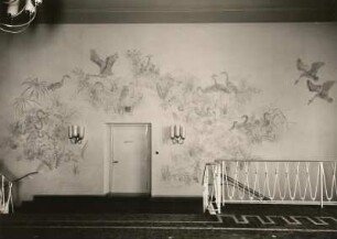 Kulturhaus des Papierverarbeitungswerkes, Dresden, Wandbild im Foyer : Wand mit Holzbild (vor 1957; B. Großmann-Lauterbach)