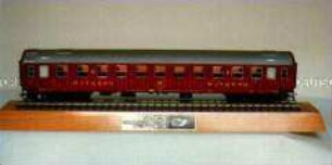 Modell eines Speisewagens der Deutschen Reichsbahn