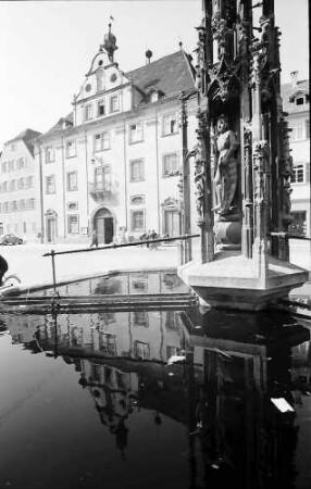 Rottenburg: Markt und Brunnen vor dem Rathaus
