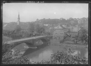 Lunzenau. Blick über die Brücke auf Lunzenau