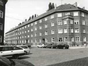 Dresden-Trachau, Guts-Muths-Straße 34/26. Wohnblock ((Wohnanlage); um 1925). Eckansicht (von der Tichatschekstraße)