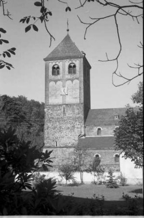 Odenthal: Kirche, von vorn