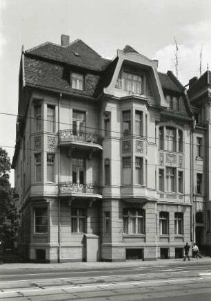 Cottbus, Schwanstraße. Radiologische Klinik/Nuklearmedizin. Straßenansicht von der Bahnhofstraße