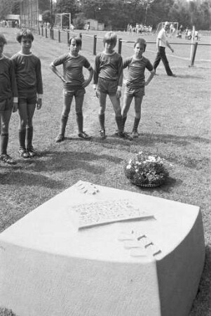Deutsche Jugendkraft DJK Grün-Weiß Rüppurr e.V. Enthüllung eines Ehrenmals für die Toten anlässlich des 60jährigen Bestehens