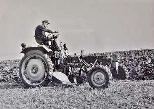 Gräteträger RS 09/15 mit Anbauwechselpflug B 157