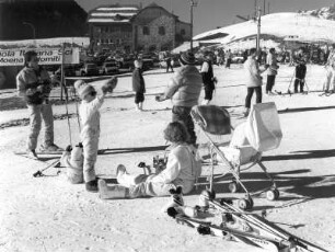 Familien mit Kindern im Skigebiet von San Pellegrino