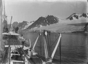 Spitzbergen, Blick vom Schiff auf Adams Gletscher