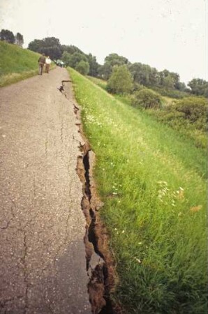 Dammriss in Hohenwutzen / Oder