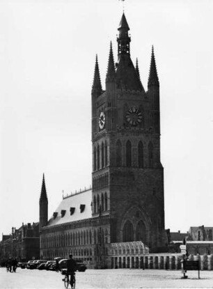 Belfried mit Tuchhallen, Ypern, Flandern, Belgien