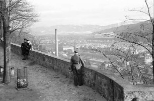 Freiburg i. Br.: Blick vom Schlossberg zum Schwarzwald
