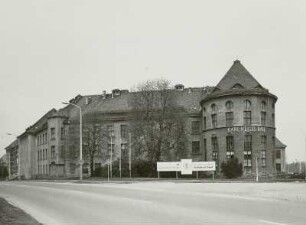 Bergakademie Freiberg, Institutsgebäude : Bergakademie Freiberg, Erich-Rammler-Bau und Karl-Kegel-Bau, Leipziger Straße, Ecke Agricolastraße
