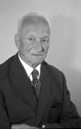 Freiburg: Wohnung; Hermann Linnemann; Portrait