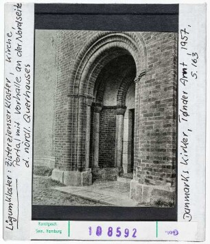 Lügumkloster: Zisterzienserkloster, Kirche, Portal mit Vorhalle