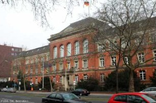 Artillerie-Prüfungskommission (seit 1951 Bundeshaus); Berlin, Charlottenburg-Wilmersdorf