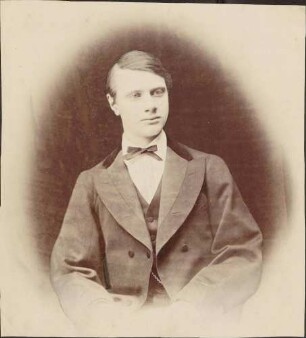 Erbgroßherzog Friedrich, Ganzfigur.