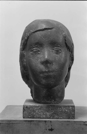Kinderbildnis : Kinderbildnis. Bronze (1946; W. Arnold). Privatbesitz