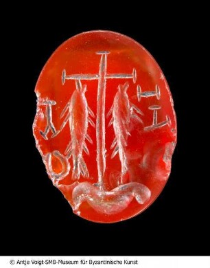 Siegelstein mit Anker und Fischsymbol