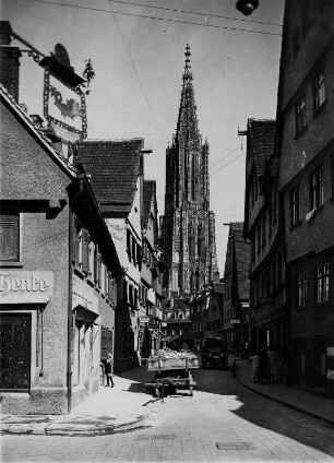 Ulm/Donau - Blick durch die Walfischgasse zum Münsterturm : Ulm. Blick durch die Walfischgasse zum Münsterturm