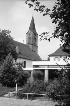 Bötzingen: Evangelische Kirche mit Gemeindezentrum