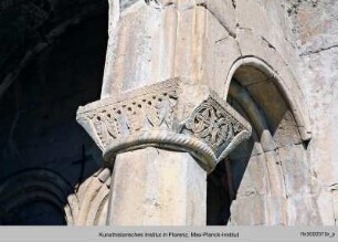 Ornamentiertes Kapitell