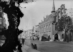 Am Markt in Marienburg mit Rathaus : Marienburg (Malbork/Polen). Rathaus, Niedere Lauben 21. Straßenansicht