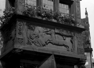 Freiburg: Erker mit Einhorn am Rathaus