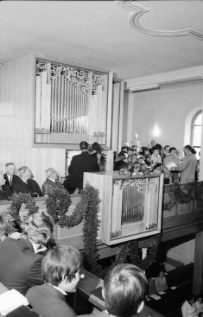 Kirnbach: Orgel (gesamt, mit Kirchenbesuchern)