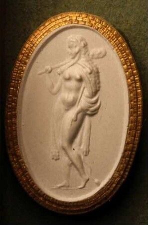 Ganzfigur der Omphale mit Löwenhaut und geschulterter Keule (Daktyliothek, Erstes Mythologisches Tausend)