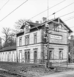 Bahnhof (Massivbau); Dreieich, Buchschlager Allee 2, Eisenbahn