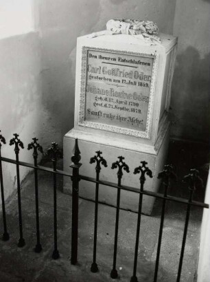 Grabdenkmal für Carl Gottfried Oder (gest. 1849) und seine Gemahlin Johane Rosine Oder (gest. 1879)