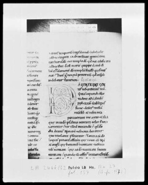 Augustinus, Enarrationes in Psalmos 51-100 — Initiale D, Folio 157 recto