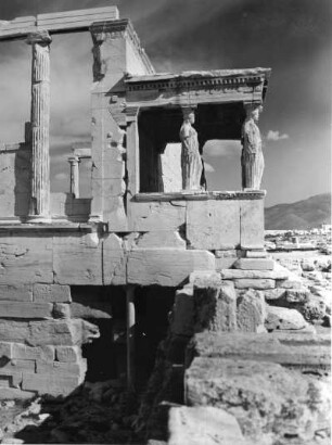 Karyatiden der Erechtheion-Vorhalle, Akopolis-Hügel, Athen, Griechenland, aus der Serie 'Die Welt des Tabaks'