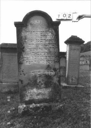 Grabstein 102